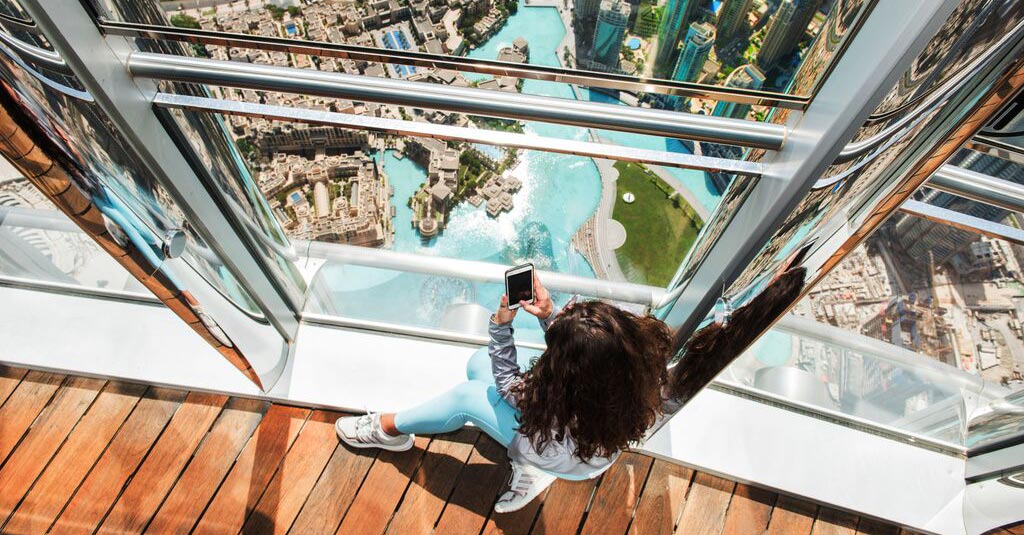 Person at the top of the Burj Khalifa looking down