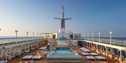 Outdoor pool Crystal Symphony