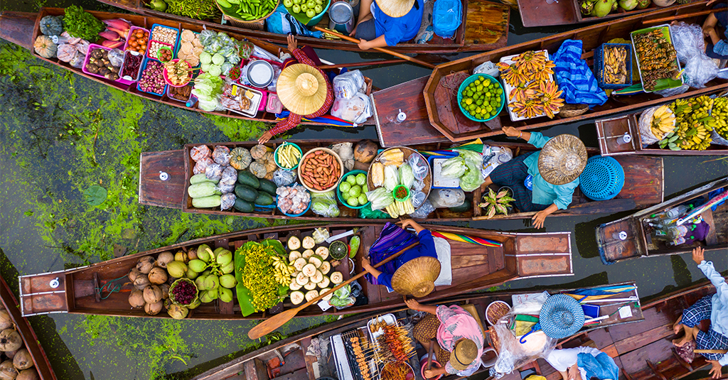 The floating market at Damnoen Saduak