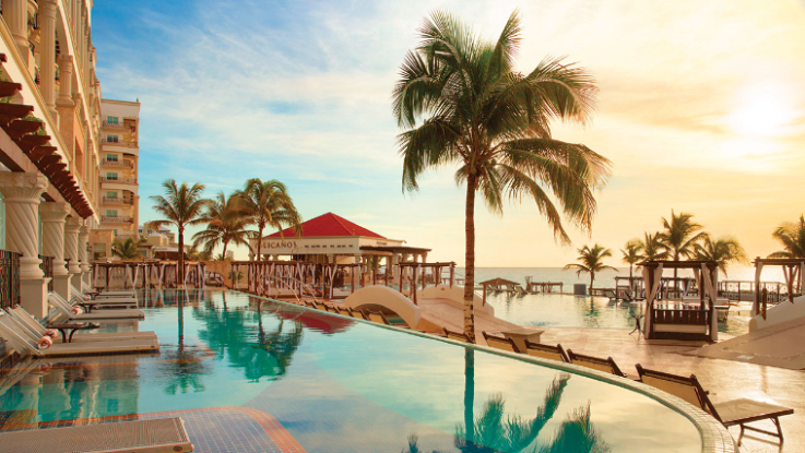 Hyatt Swim up-suites