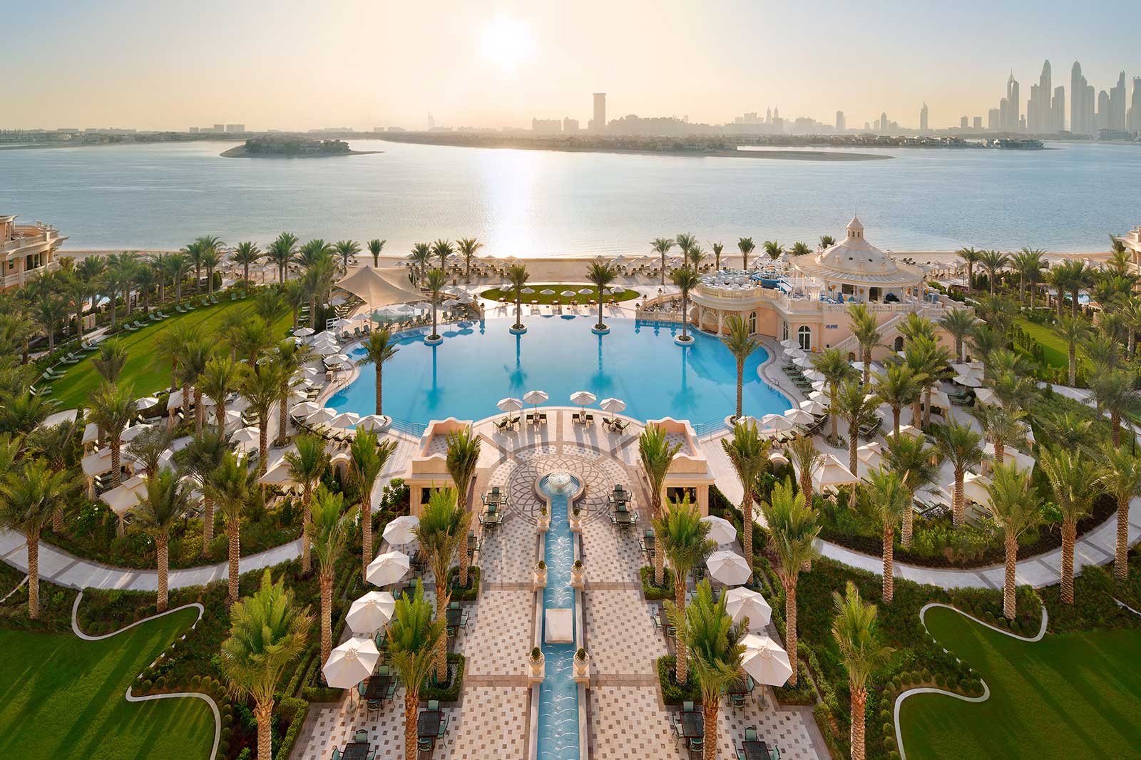Raffles The Palm Dubai pool