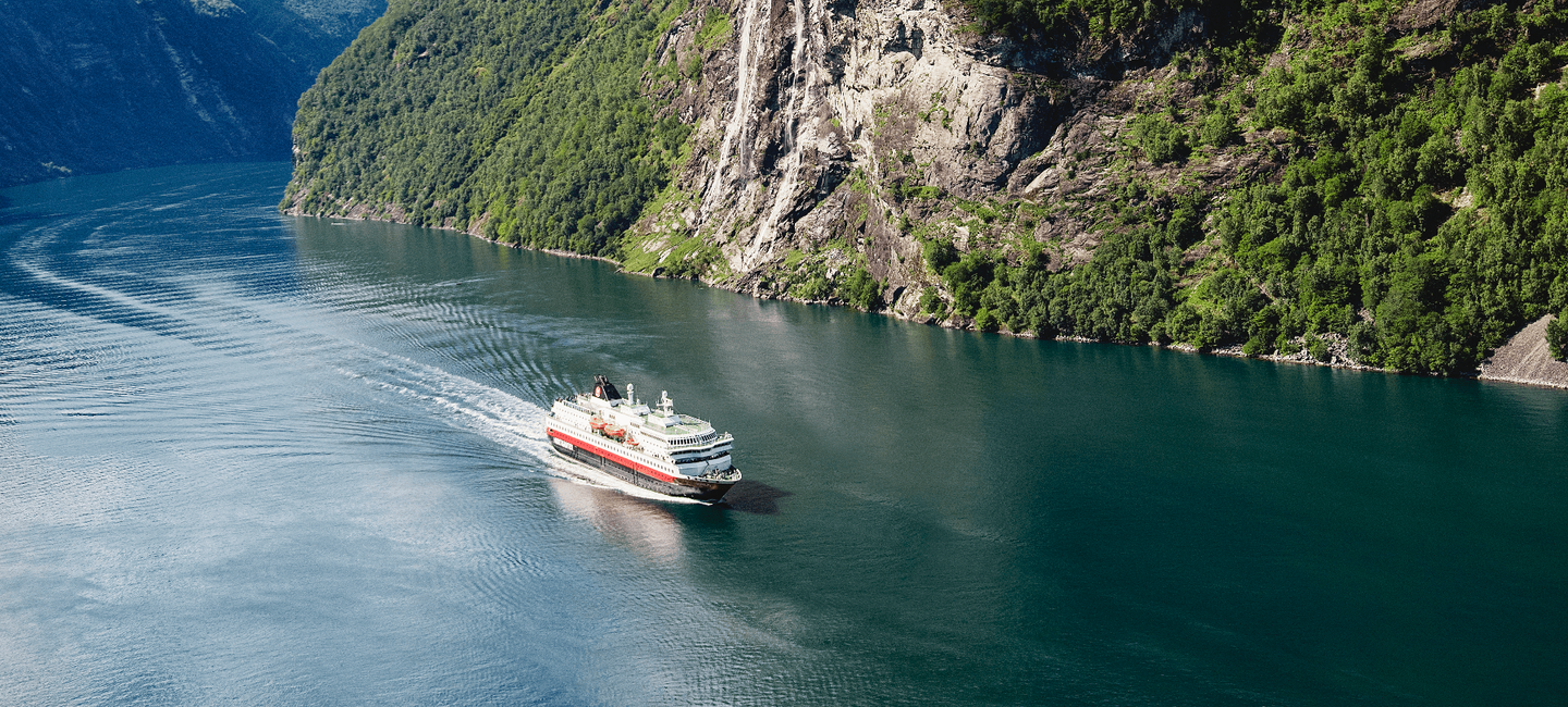 HX Hurtigruten Expeditions