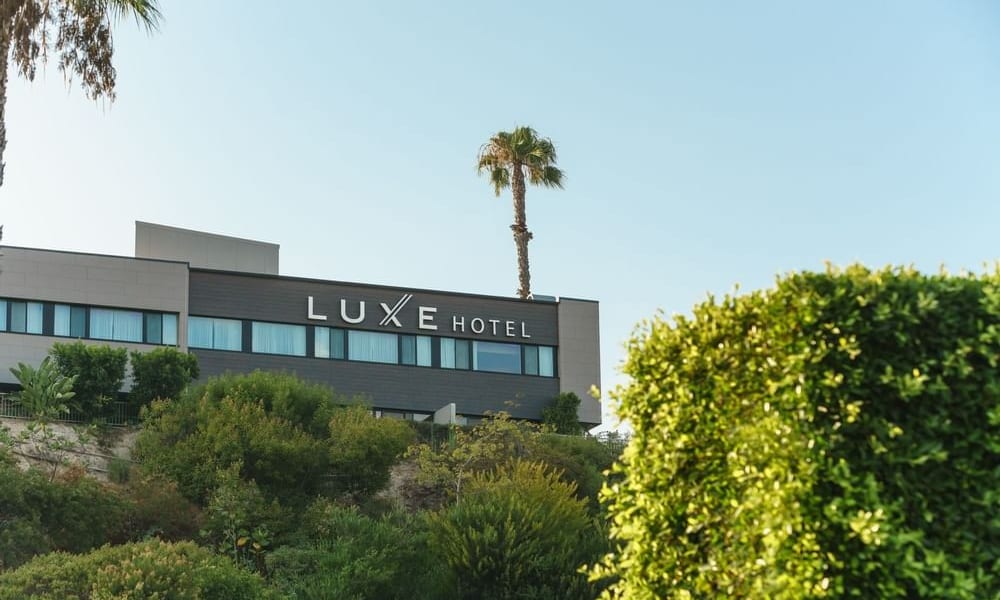 Luxe Sunset Boulevard Hotel