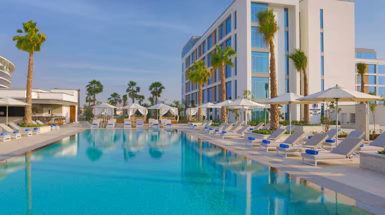 DoubleTree by Hilton Abu Dhabi Yas Island Residences + 4 Yas Island Theme Park Access