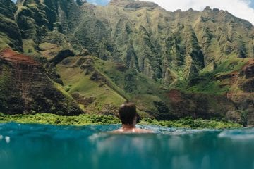 Person snorkelling in Kaua’i