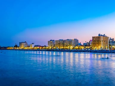 Experience the Foinikoudes Promenade