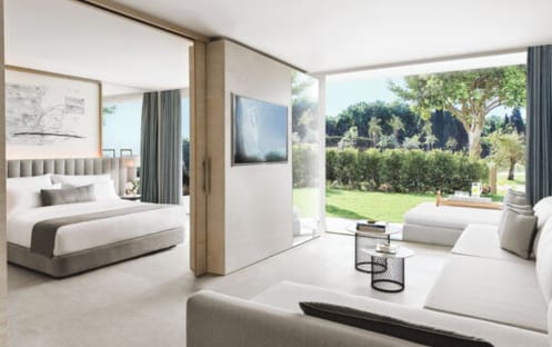 One Bedroom Suite Private Garden