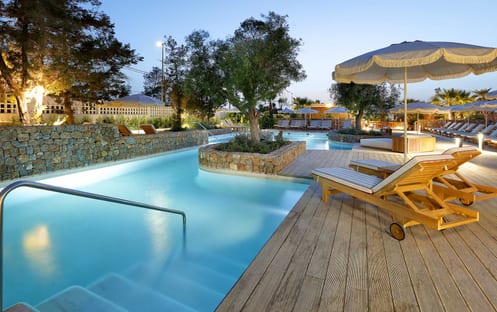 Ío Pool Bar