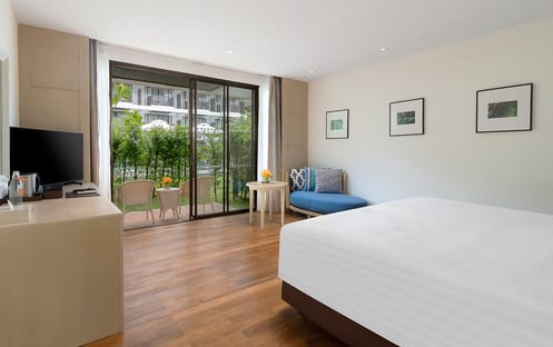 Superior Poolside Room