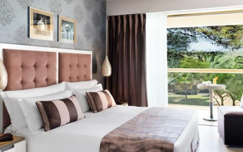 One Bedroom Family Suite Garden View