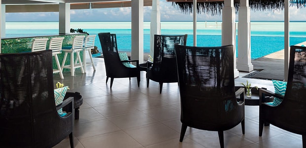 https://img.kenwoodtravel.co.uk/thumb/620x300/uploads/2020/11/29/anantara_dhigu_restaurant_aqua_1920x600.jpg