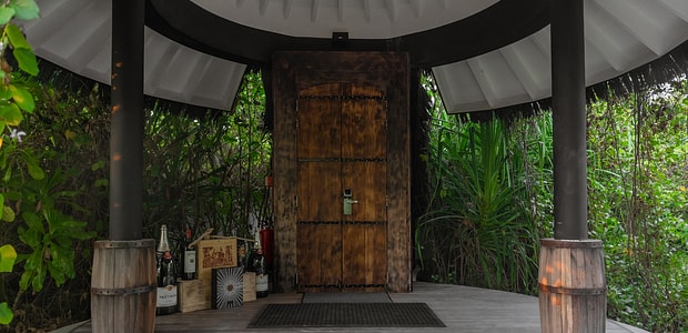 https://img.kenwoodtravel.co.uk/thumb/620x300/uploads/2025/08/8/barrique-11.jpg