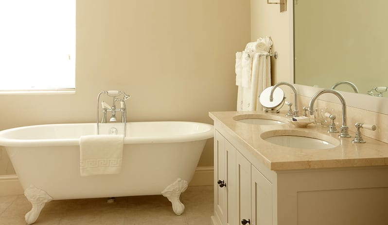 Turtle-Cottage-Bathroom-1