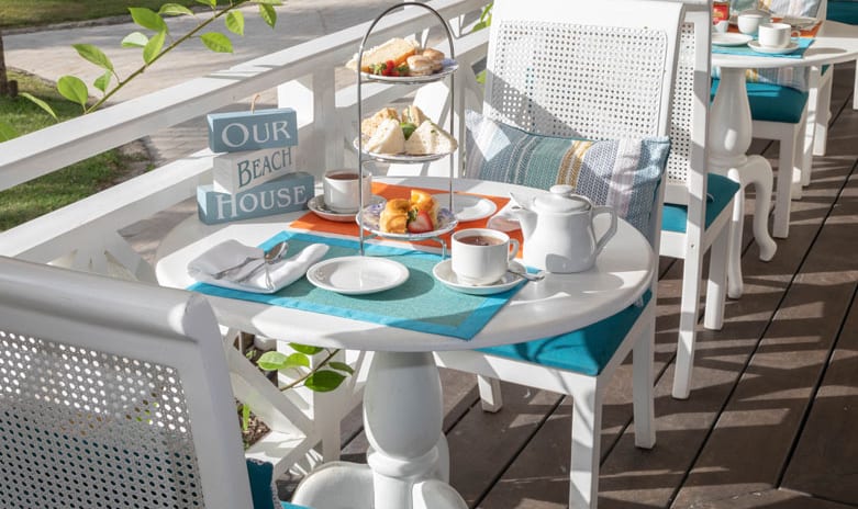 cerulean-restaurant-bar-right-snippet-at-sea-breeze-beach-house-christ-church-barbados