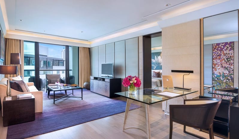 kibkk1-7-executive-suite-living-room