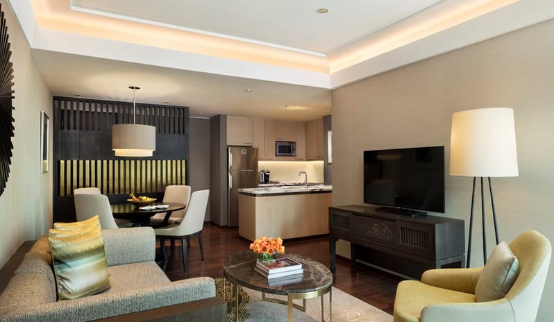 kibkk1_two-bedroom-family-suite_living-and-dining-areas_original_jpg