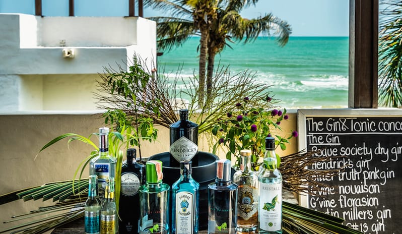 Aleenta_HuaHin_Pool_Service_Gin_Tonic2