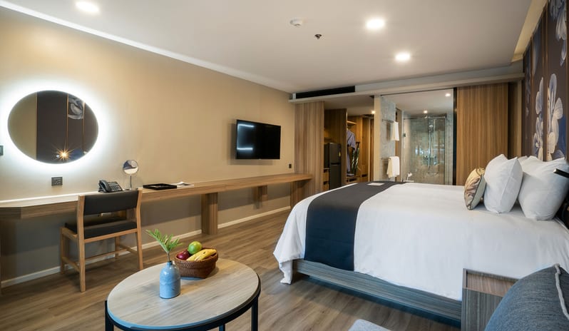 slide-flora_pool_access2020-02