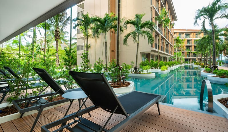 slide-flora_pool_access2020-04