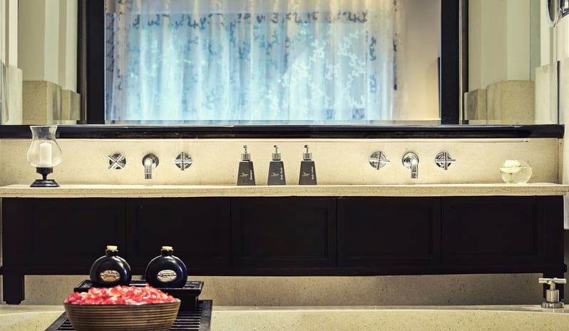 abs_sea-view-suite_bathroom_g_a_h_1920x1037