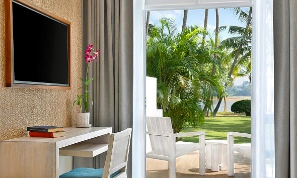 avani_kalutara_resort_guest_room_avani_ocean_view_deluxe_terrace_590x354