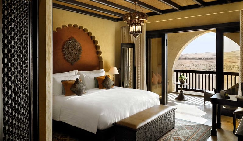 qasr_al_sarab_by_anantara_deluxe_balcony_room_1920x1037_001