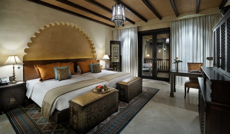 qasr_al_sarab_by_anantara_twin_bed_deluxe_room_1920x1037