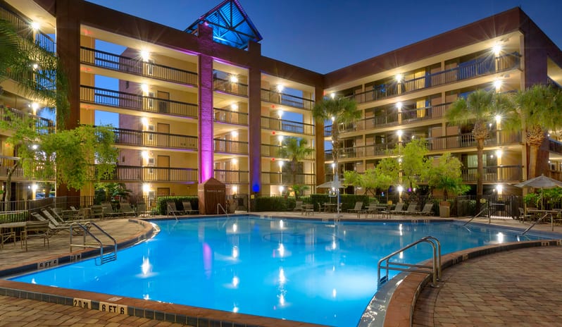 CLBV-Slider-2-Hotel-Pool