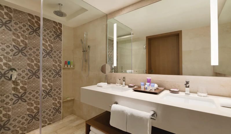 HYATT-ZIVA-CANCUN-RESORT-VIEW-BATHROOM