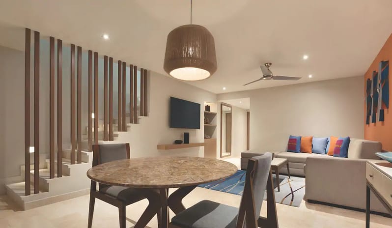 HYATT-ZIVA-CANCUN-SWIM-UP-OCEAN-FRONT-PYRAMIND-SUITE-_2_