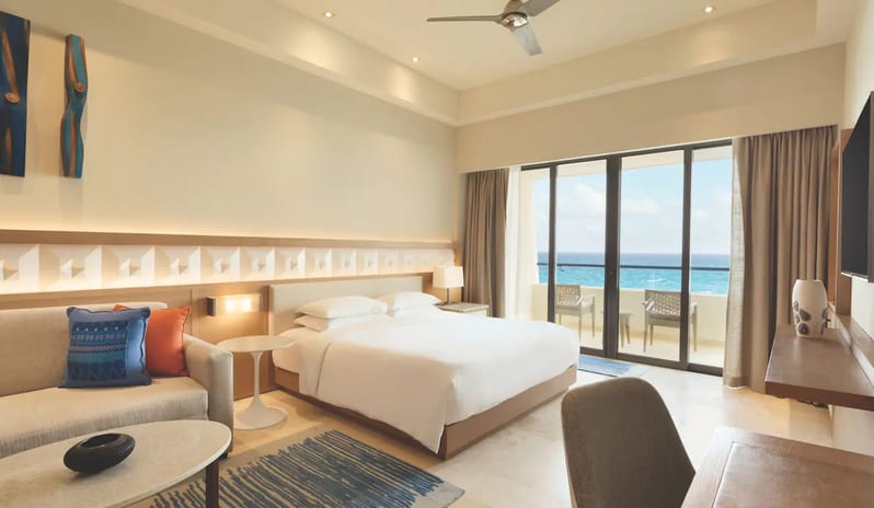 HYATT-ZIVA-CANCUN-SWIM-UP-OCEAN-FRONT-PYRAMIND-SUITE-_4_