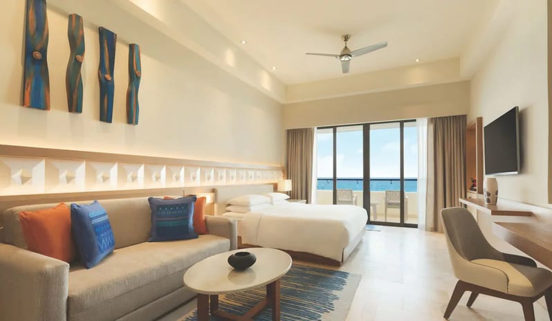 HYATT-ZIVA-CANCUN-SWIM-UP-OCEAN-FRONT-PYRAMIND-SUITE-_5_