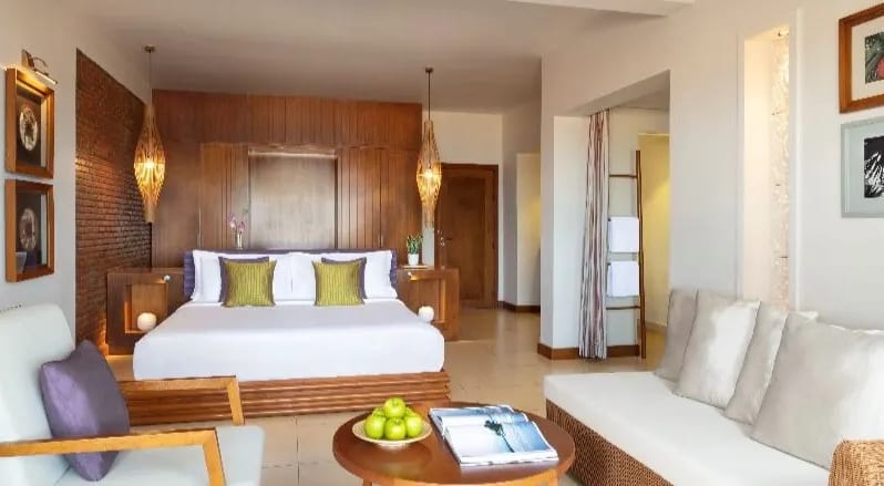 AVANI-QUY-NHON-JUNIOR-SUITE-BEDROOM
