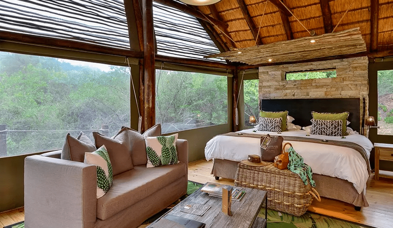 SHAMWARI-BAYETHE-SUPERIOR-TENT-BEDROOM