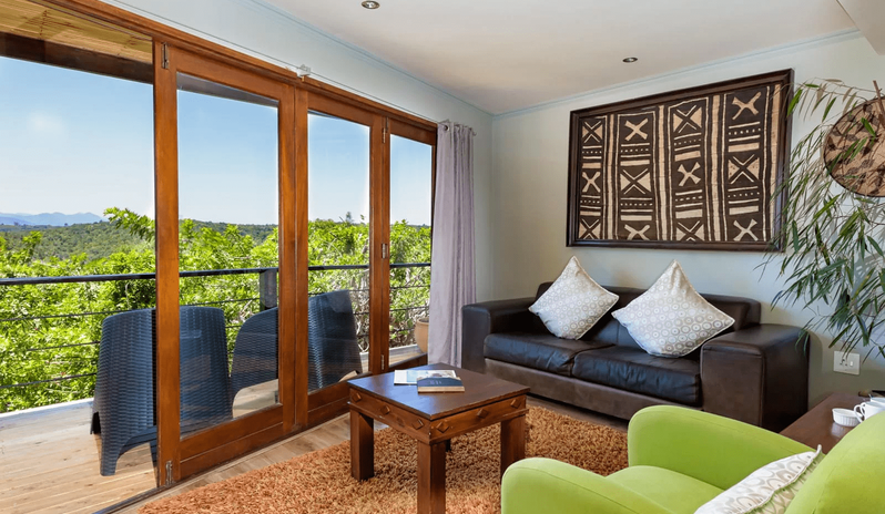 HOG-HOLLOW-STANDARD-SUITE-LIVING-ROOM_001