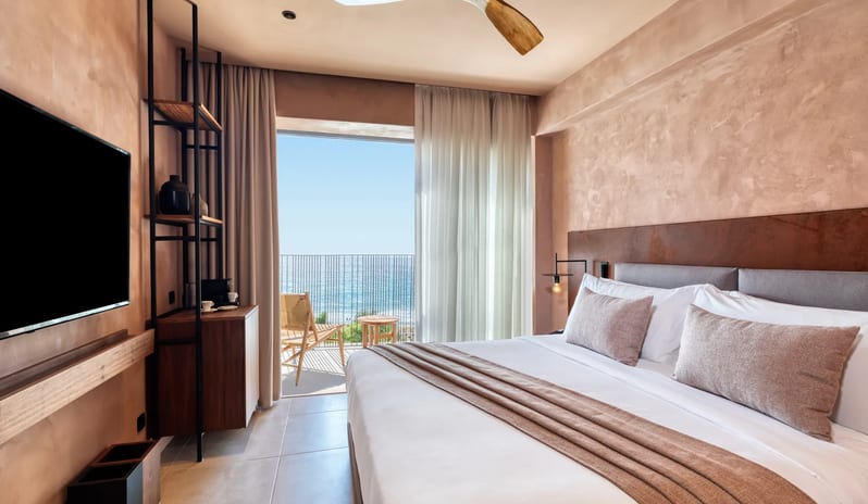 DOMES-OF-CORFU-SAPPHIRE-OPEN-PLAN-SUITE-2