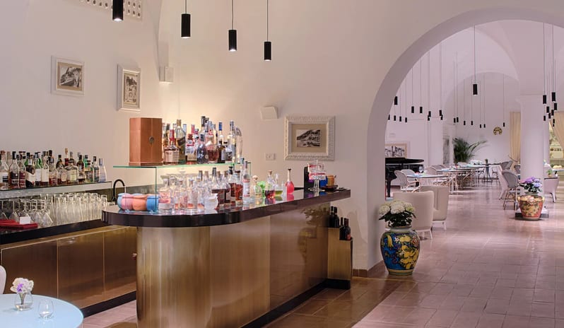 NH-COLLECTION-DEI-CAPPUCCINI-BAR-FULL-VIEW