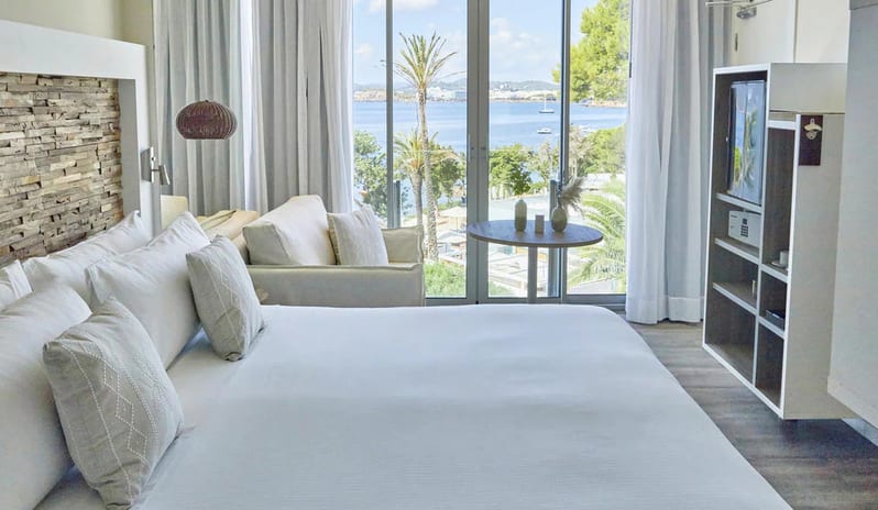 ME-IBIZA-ENERGY-ROOM-BED