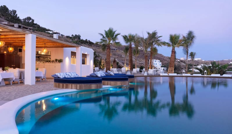 KATIKIES-MYKONOS-MIKRASIA-RESTAURANT-POOL-VIEW