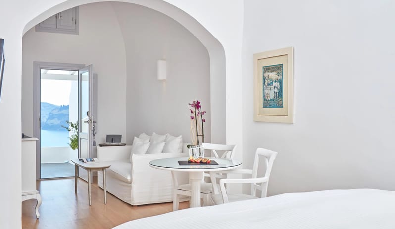 KATIKIES-SANTORINI-HONEYMOON-SUITE