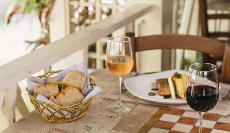 DONOFRIO-TABLE-ARRANGEMENT