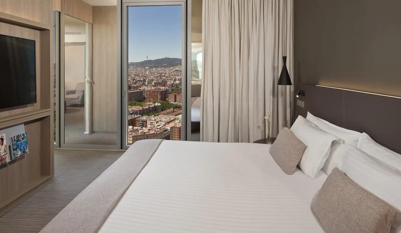 JUNIOR-SUITE-BEDROOM