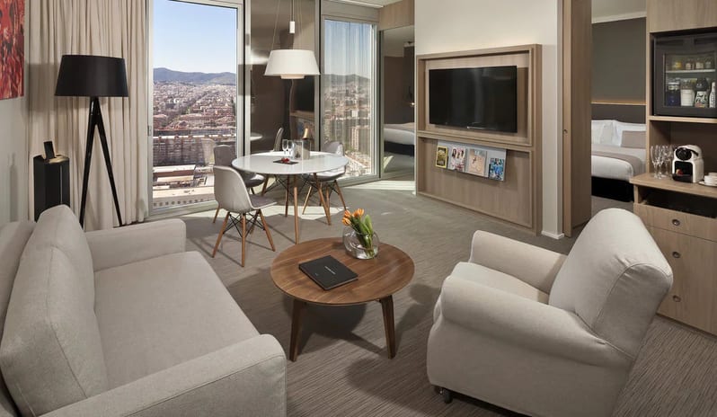 JUNIOR-SUITE-LIVING-ROOM