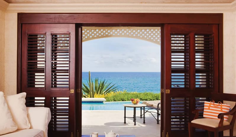ONE-BEDROOM-OCEAN-VIEW-SUITE-WITH-28-FEET-POOL