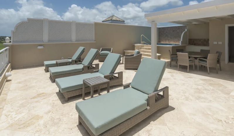 THE-CRANE-THREE-BEDROOM-PENTHOUSE-ROOFTOP-SUN-BEDS