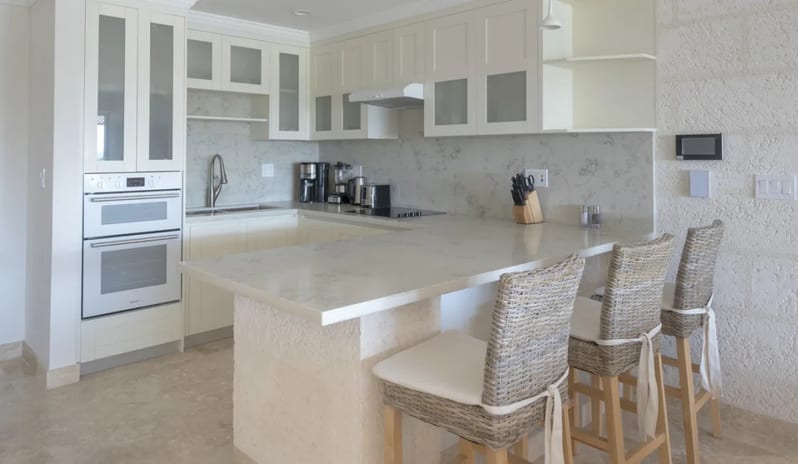 THREE-BEDROOM-CONTEMPORARY-SUITE-KITCHEN