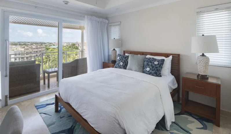 THREE-BEDROOM-CONTEMPORARY-SUITE-MASTER-BEDROOM