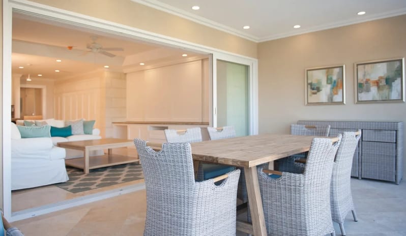TWO-BEDROOM-CONTEMPORARY-SUITE-LIVING-ROOM