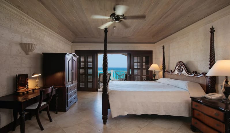 TWO-BEDROOM-OCEAN-VIEW-SUITE-WITH-PLUNGE-POOL-MASTER-BEDROOM