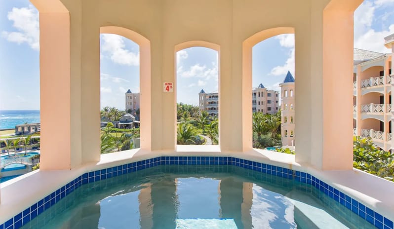 TWO-BEDROOM-OCEAN-VIEW-SUITE-WITH-PLUNGE-POOL